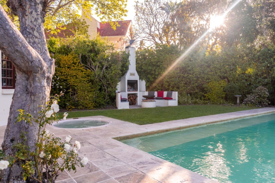4 Bedroom Property for Sale in Constantia Western Cape